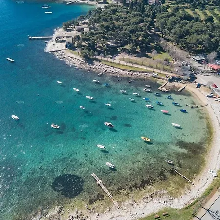 Apartment Apt Stoja Beach - 50m From The Sea !!
